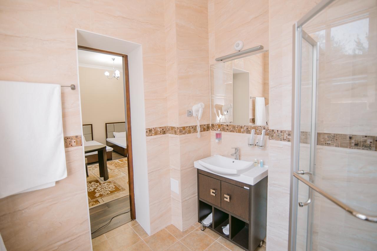 Hotel Inju Тараз Екстер'єр фото